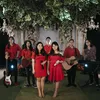 Christmas Songs Medley (Gita Sorga Bergema/Dari Pulau Dan Benua/We Wish You A Merry Christmas)