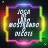 Joga De Lado Mostrando O Decote