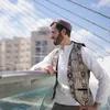 About עומדות Song