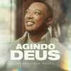 Agindo Deus