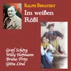 Im weißen Rößl, IRB 1: "Jodler / Dialog / So schön wie in Wolfgang" (Briefträger-Kathi, Chor)