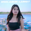 About Ngelabur Langit Song