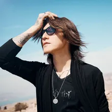 SUGIZO