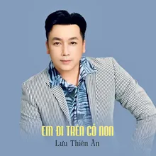 Em Đi Trên Cỏ Non