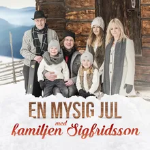 Barnens julfavoriter: Jag såg mamma kyssa tomten/ Bjällerklang/ Mössens julafton/ Tomtarnas julnatt