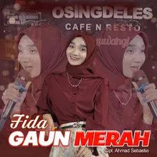 Gaun Merah