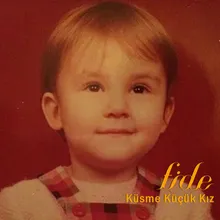 Küsme Küçük Kız