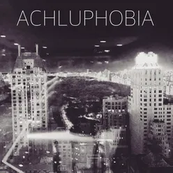 Achluphobia