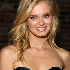 Sara Paxton