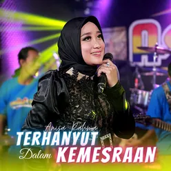 Terhanyut Dalam Kemesraan