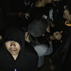 Lost Dalam Moshpit