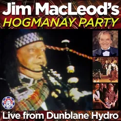 Carrongrove Mills / Glendural Highlanders / Bonnie Dundee / Flower of Scotland / Fiddler's Joy / The Braes O' Mar / Eddie McDonald's Reel / Ale The Dear / Sandy's New Chanter