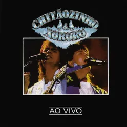 Abertura / Chitãozinho & Xororó / Cowboy Do Asfalto / Evidências / Pé Na Estrada / É Assim Que Te Amo (The Air That I Breathe) / Cowboy Do Asfalto / Somos Asi (Somos Assim) / Cowboy Do Asfalto-Ao Vivo