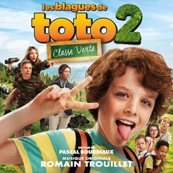 Toto dans la fosse à barils